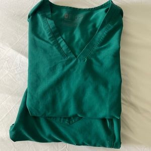 Forest green fig scrubs small top medium pant